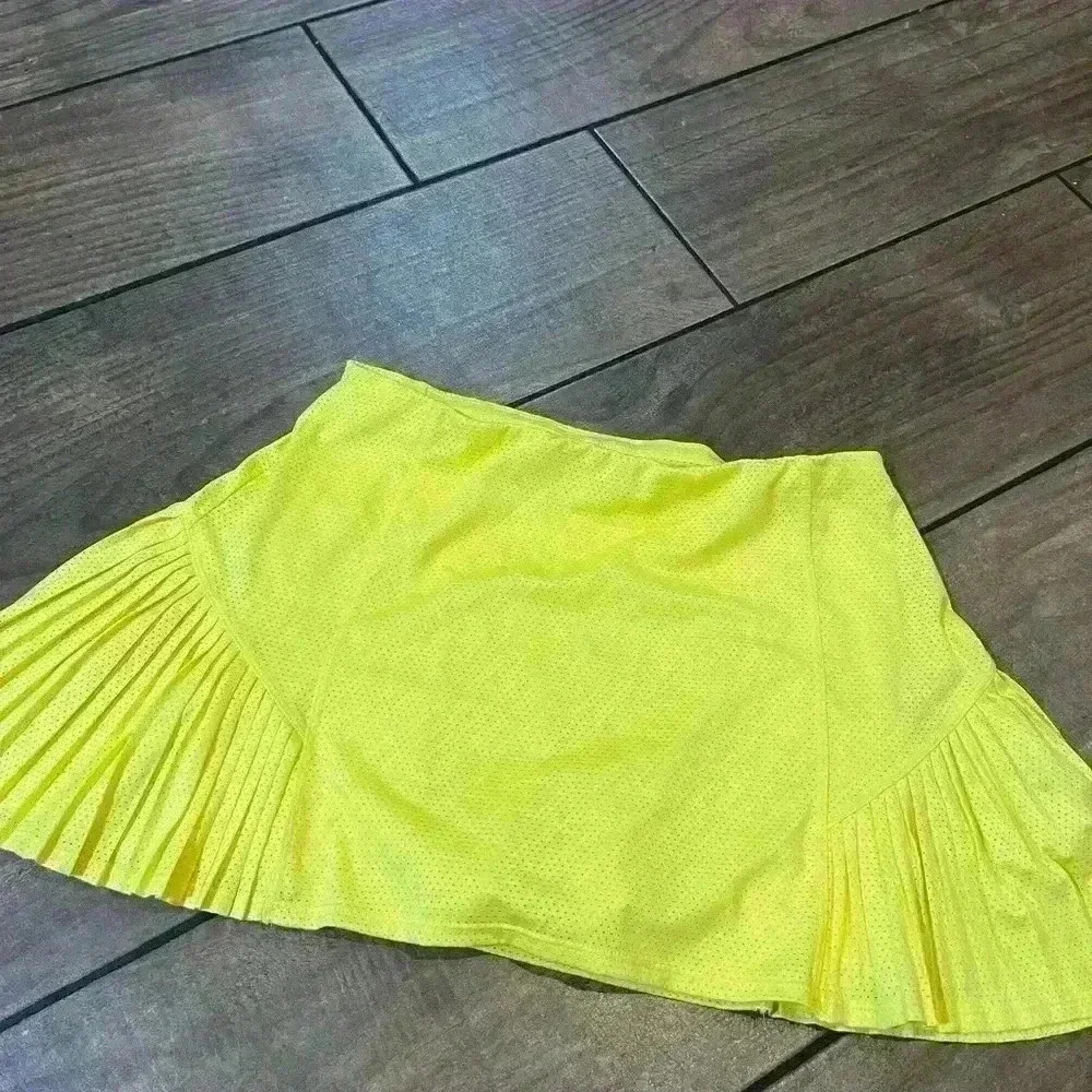 NWOT TAIL Mesh pleated yellow skort SMALL - Picture 2 of 5